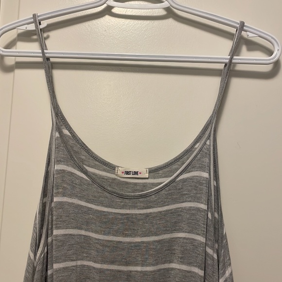 Gray and white dress. - Picture 3 of 5